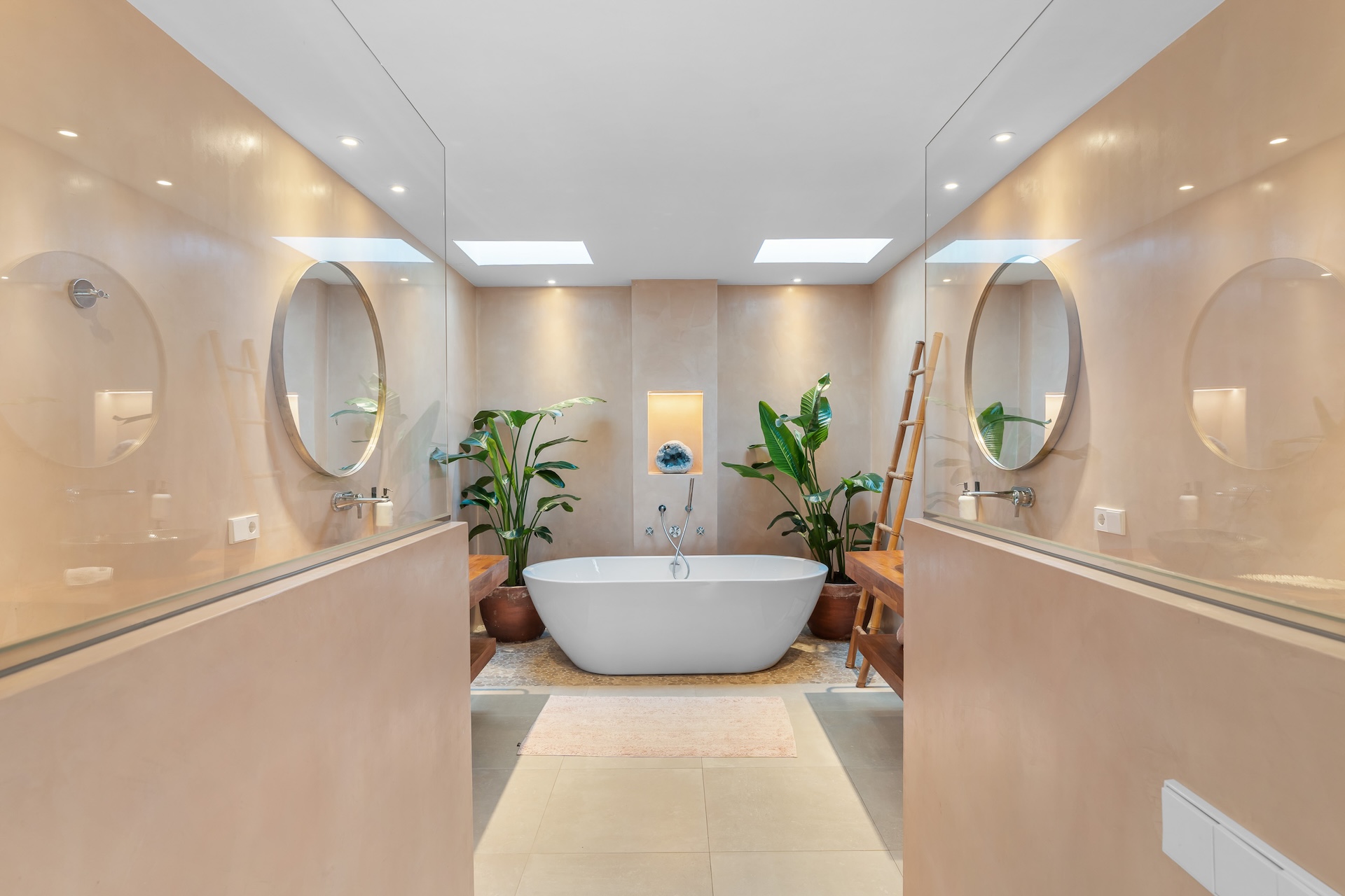 Resa Estates Paco for sale te koop finca paddel Ibiza bathroom 9.jpg